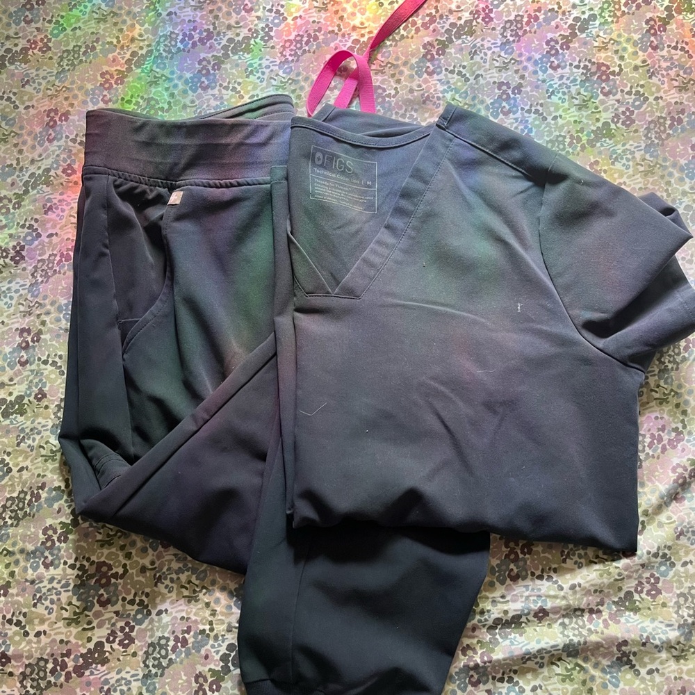 FIGS Charcoal Technical Collection Scrub Set